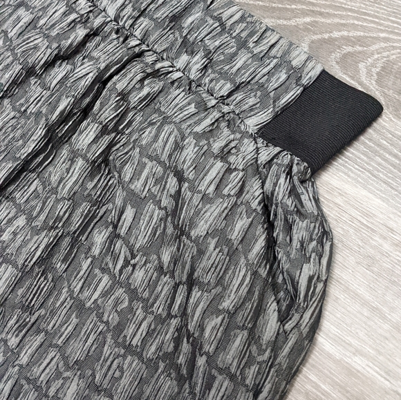 A. BYER | skirt w/pockets - Picture 2 of 4